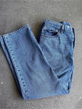 Levi’s 501 Blue Denim Jeans Women (Aritzia)